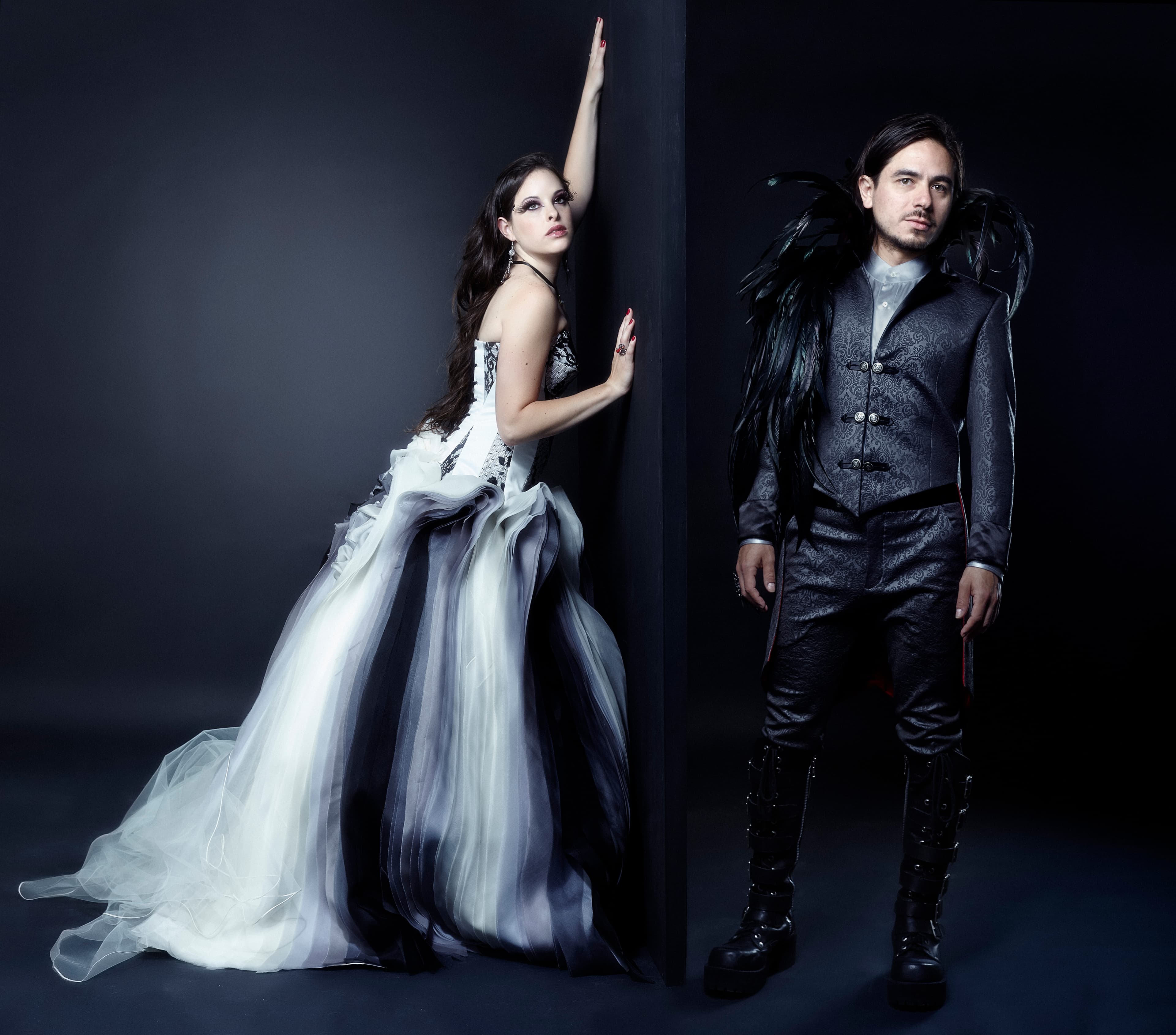 Producción editorial con vestido de alta costura blanco y negro de Mía Najar